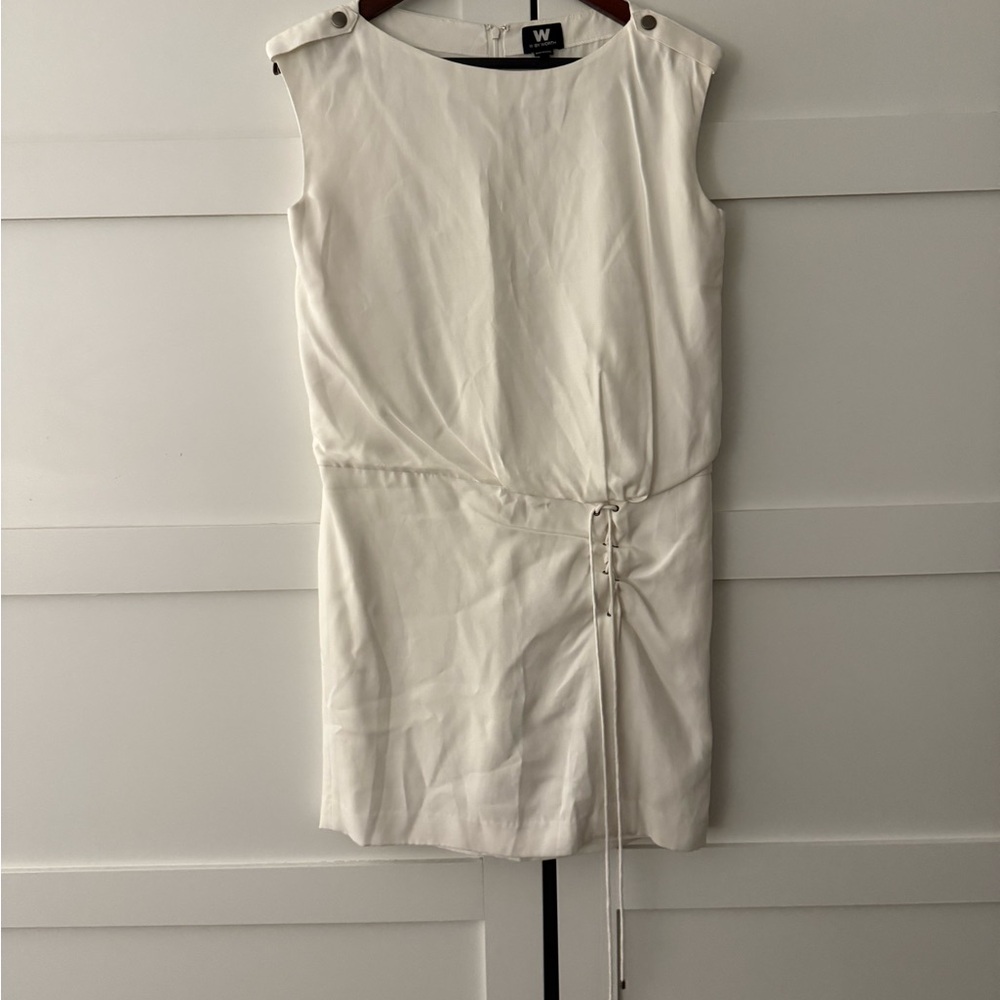 W by Worth White Cinched Waist Sheath Dress Size 4 Button Detail